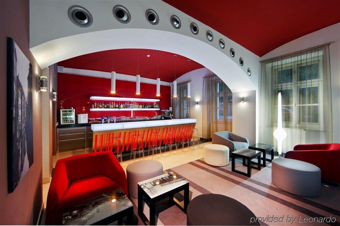 Red & Blue Design Hotel Praha Restaurant bilde