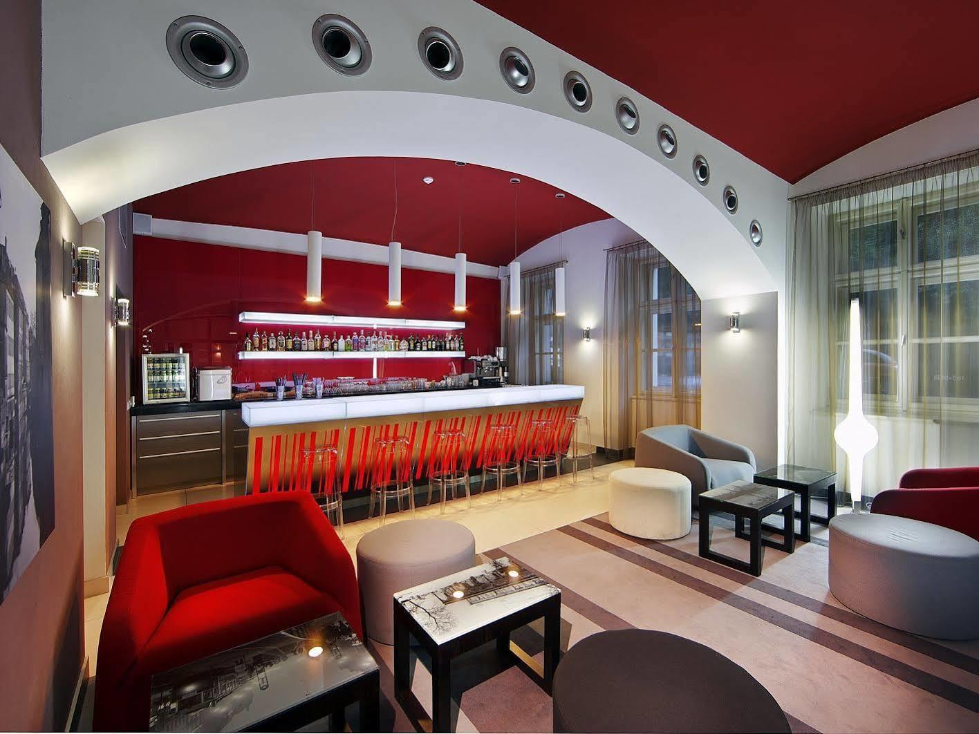 Red & Blue Design Hotel Praha Eksteriør bilde